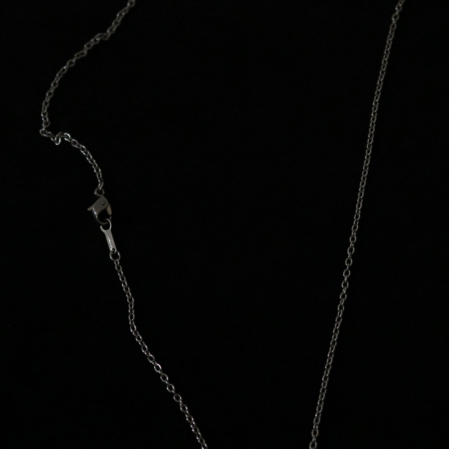 Three Oak Leaves in a circle - Japanese Kamon pendant - Maruni Mitsu Kashiwa