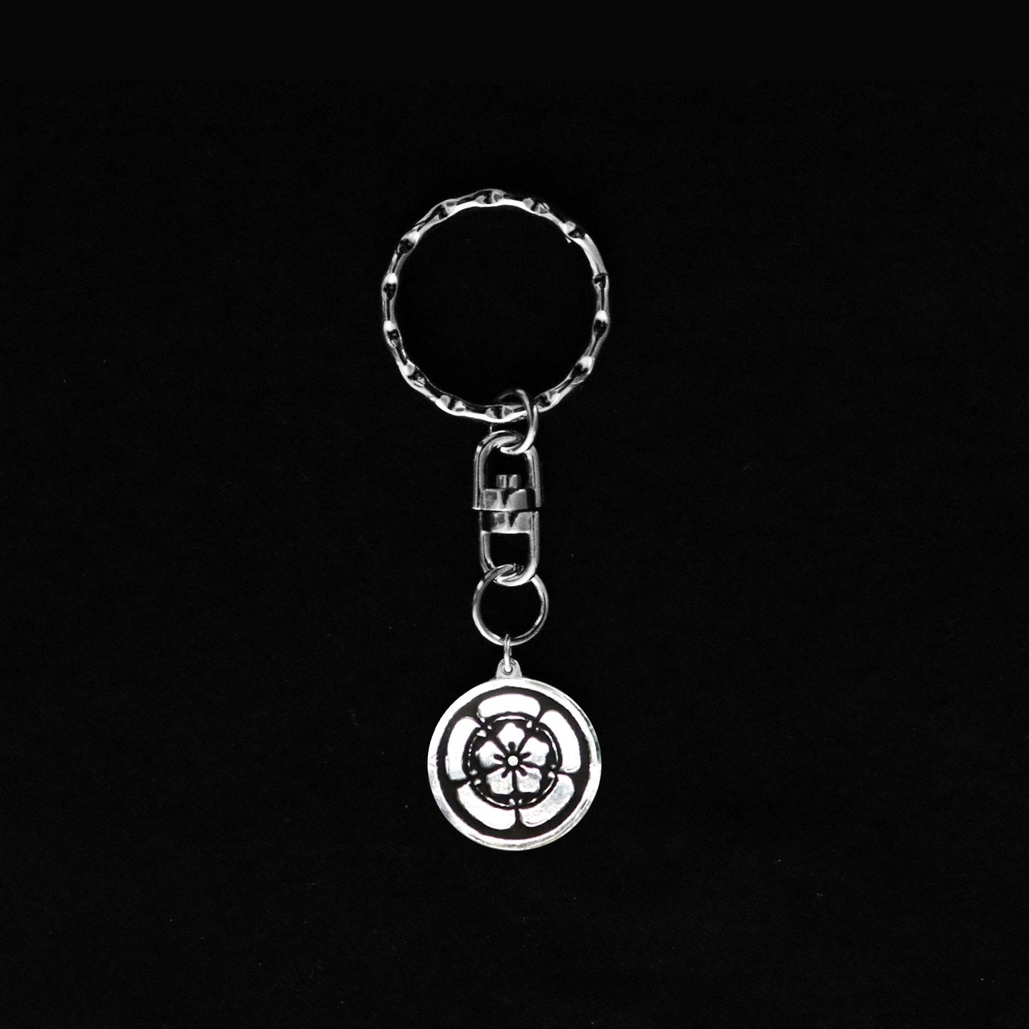 Silver Keyholder - Japanese Kamon - Clan Crest - Kara-hana in Goka in a circle