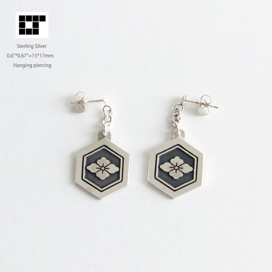 Earrings - Hanabishi in hexagon  - 亀甲に花菱