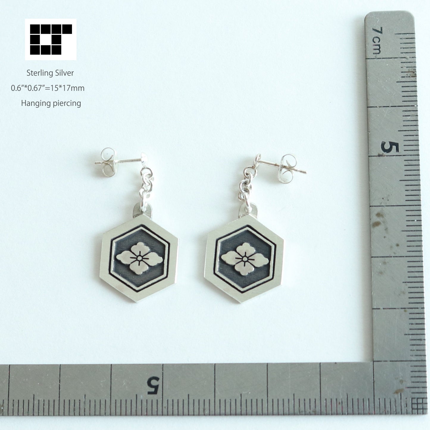 Earrings - Hanabishi in hexagon  - 亀甲に花菱