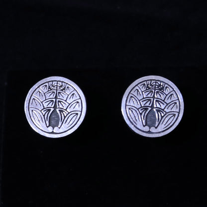 Kamon Earrings - Dakimyuga in a circle - Maruni Dakimyuga : 丸に抱き茗荷