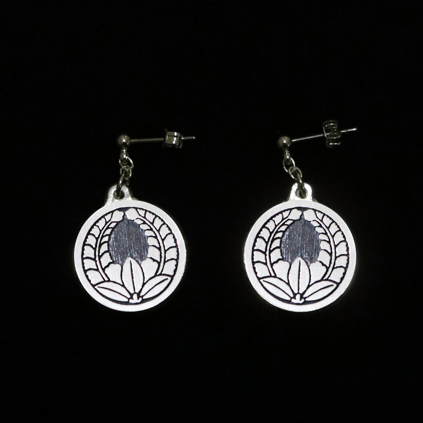 Earrings - Going up wisteria in a circle - 丸に上り藤