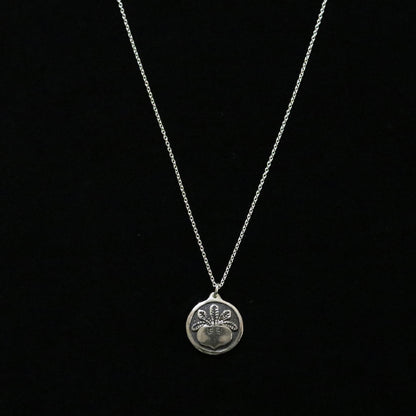Pendant - A turnip in a circle - 丸に一つ蕪