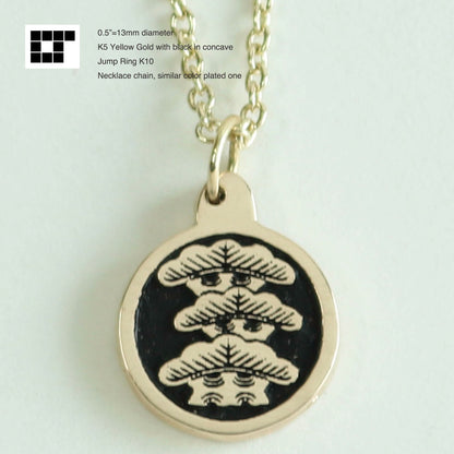 1/2"=13mm Pendant - Tilting Right Three Story Pine Tree in a circle - 丸に右三階松 : Maruni Migi Sankaimatsu