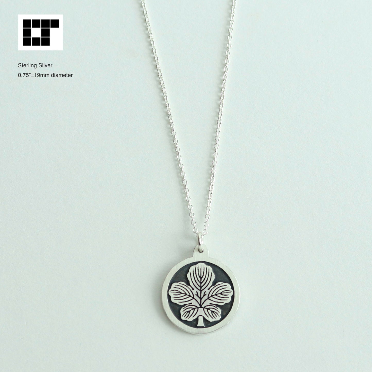 Pendant - Maruni Tachi Kajinoha - 丸に立ち梶の葉　
