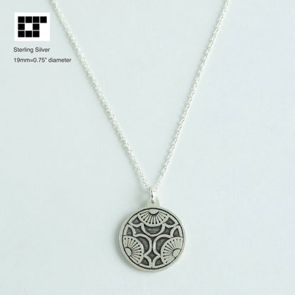 Pendant - Three Outlined-Plums - 中陰三つ割り向こう梅