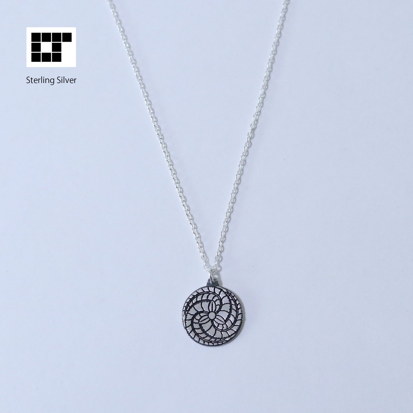 Three Swirled Wisteria - 黒田藤巴 - Pendant