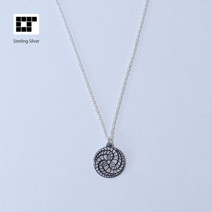 Three Swirled Wisteria - 黒田藤巴 - Pendant