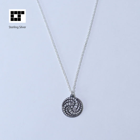 Three Swirled Wisteria - 黒田藤巴 - Pendant