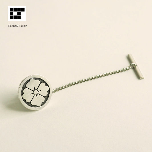 Tie tack - Shihou Hanabishi in a circle - 丸に四方花菱