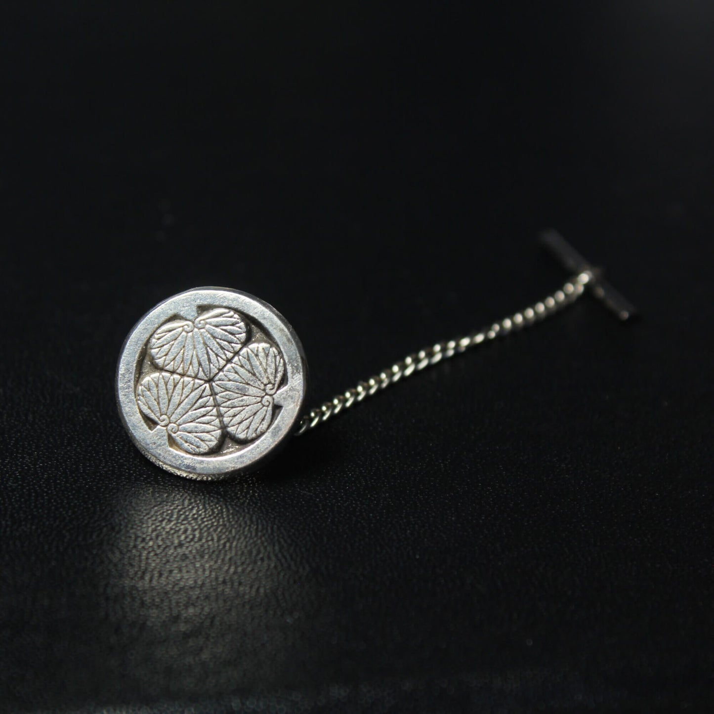 Tokugawa Mallow Kamon Tie Tack