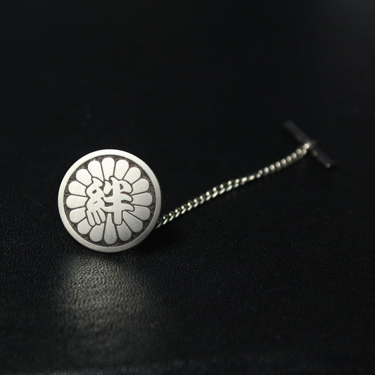 Tie Tack - Kanji and chrysanthemum - Kanji "bond"