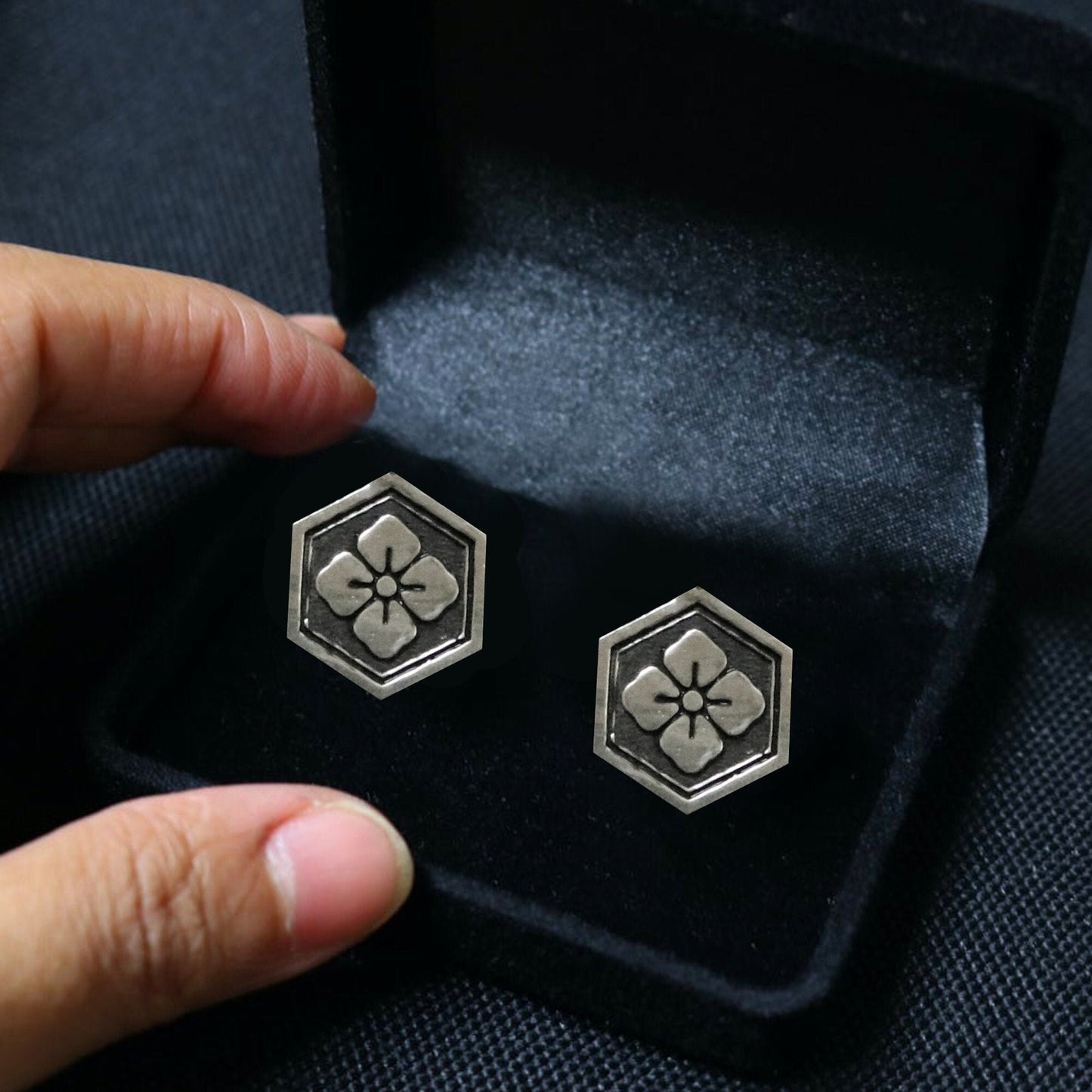 Cufflinks - Hanabishi in Hexagon - Kikou hanabishi - 亀甲花菱