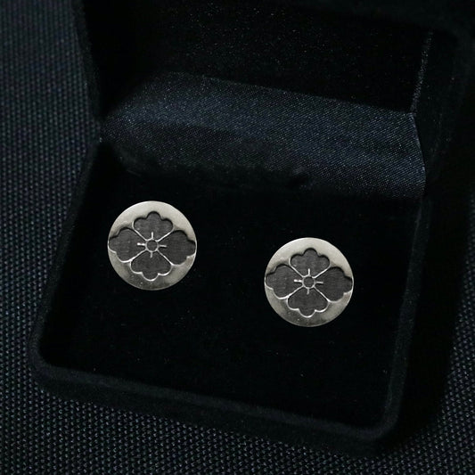 Cufflinks - Dark Hanabishi in a circle