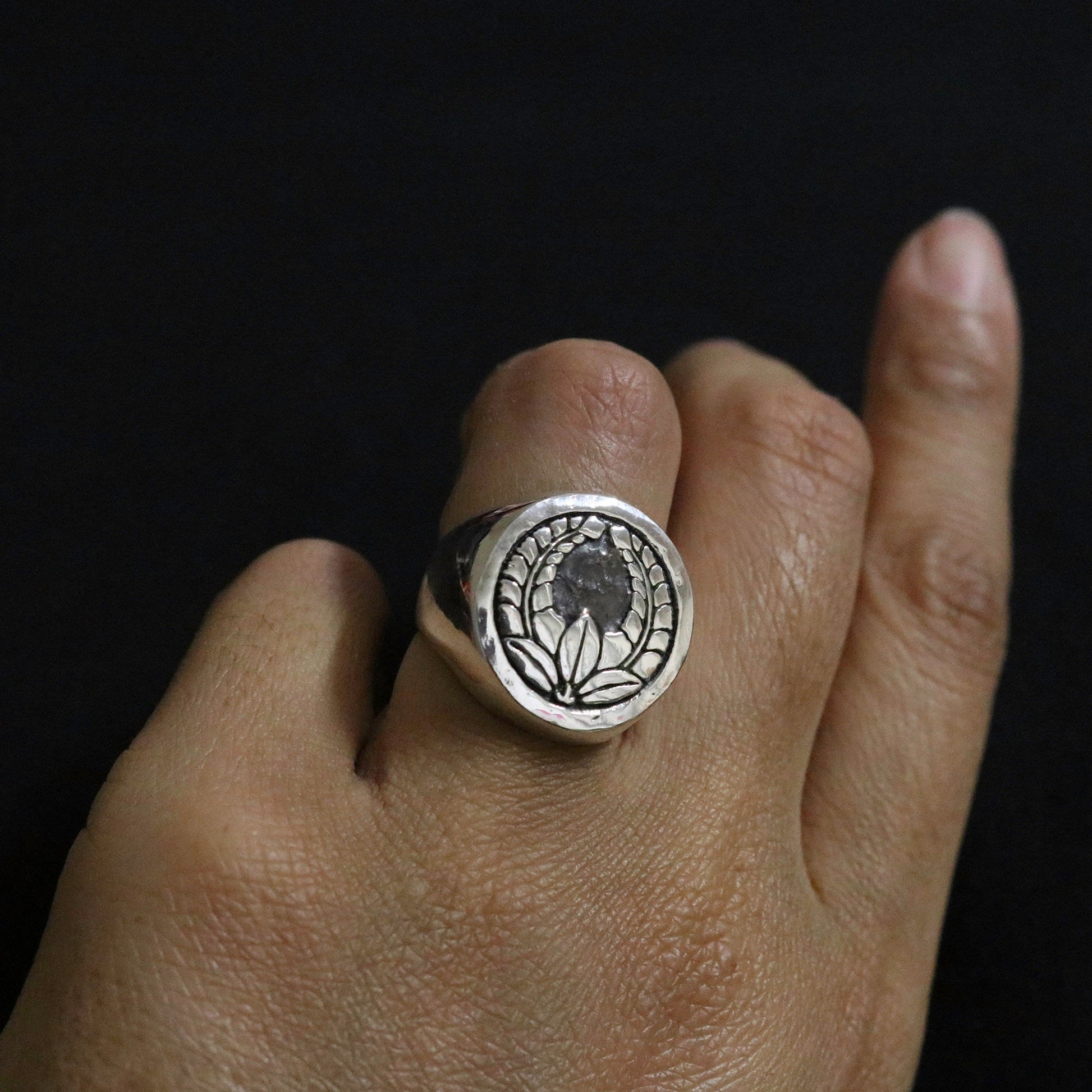 Wisteria Going Up in a circle - Silver Solid Ring