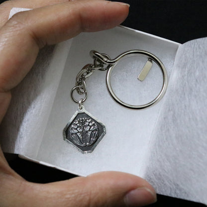 Cuddling Japanese Ginger in a square without corners - Silver Key Holder