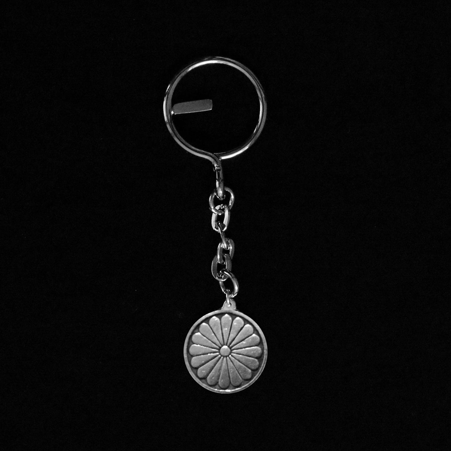 Chrysanthemum in a circle - Japanese Clan Crest- Silver Key holder