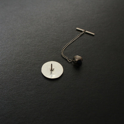 Crossing Hawk Feathers in a circle / Maruni Chigai Taka no Ha - Japanese Kamon -Silver Tie tack/ Lapel pin