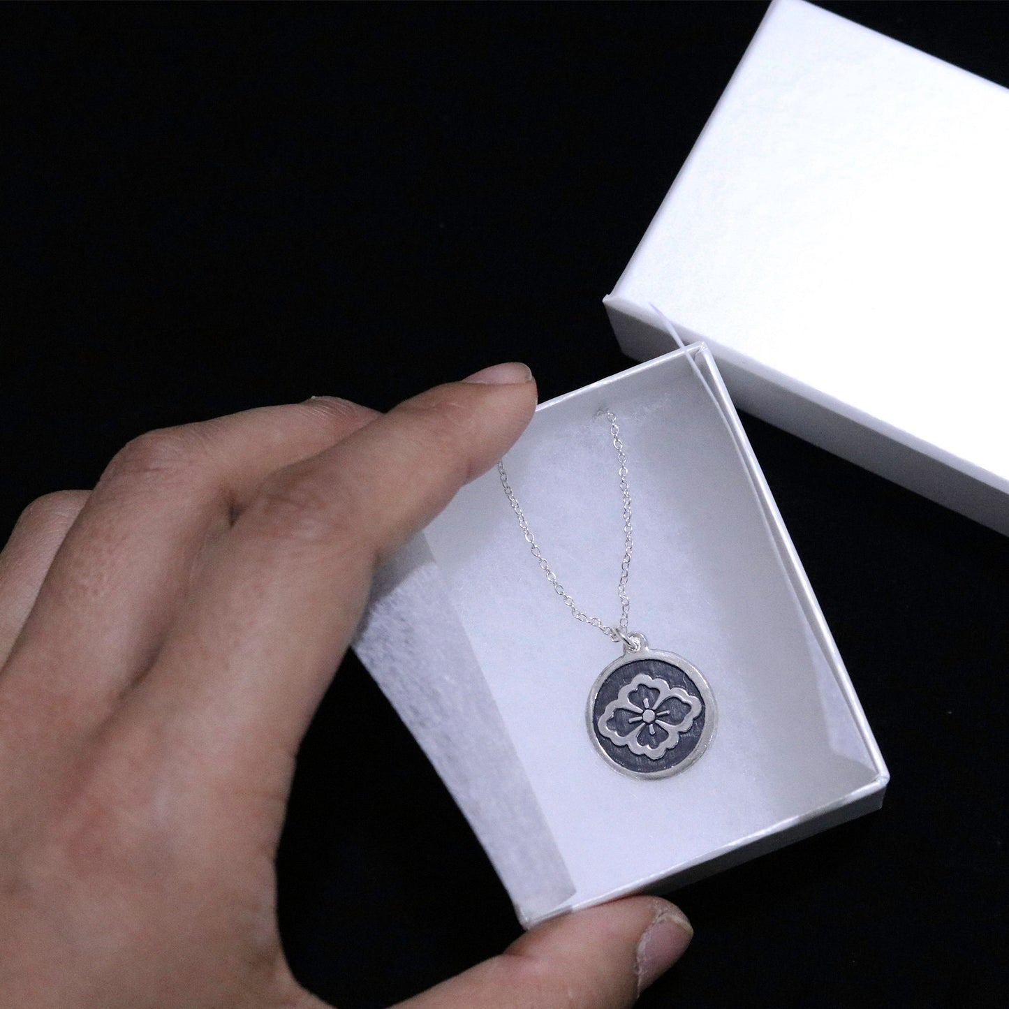 Pendant - Chu-in-no Hanabishi in a circle