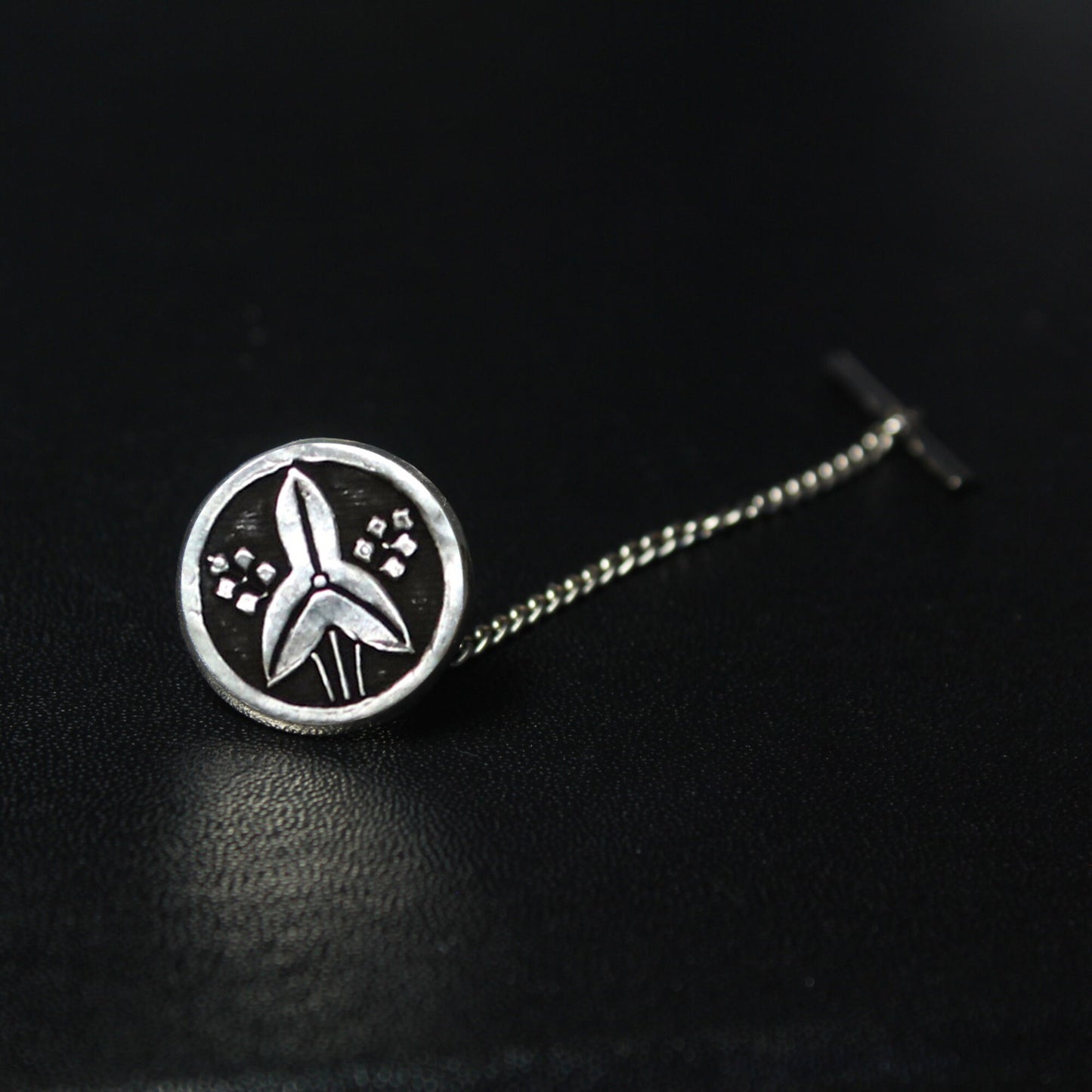 Tachiomodaka in a circle - Kamon Tie Tack/ lapel Pin - Japanese Clan crest