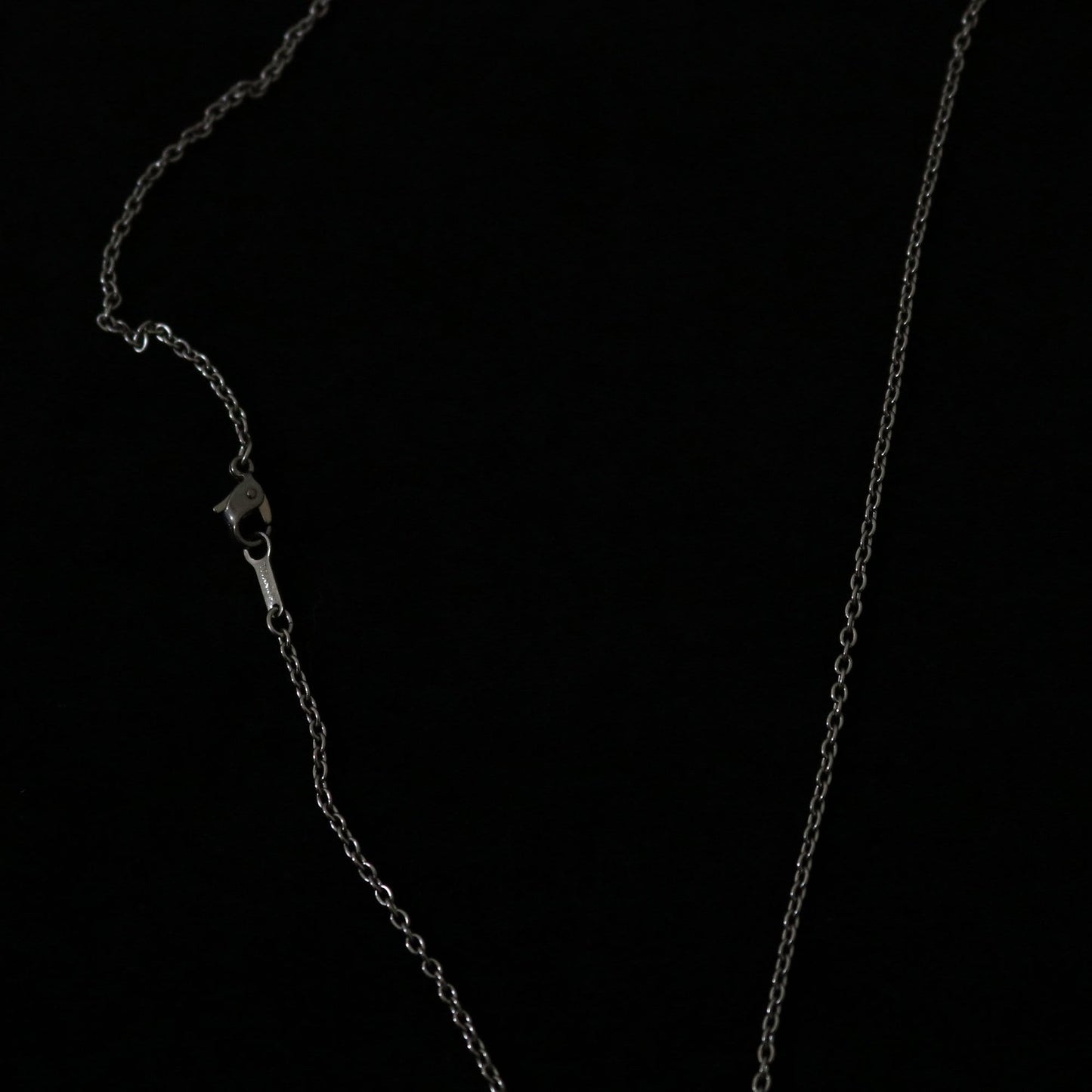 丸に木の角字 Maruni Kino Kakuji - Kamon Necklace - Japanese Clan Crest
