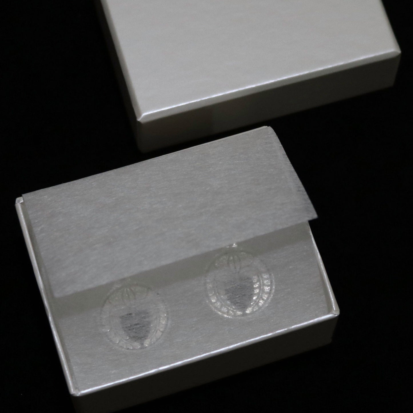 Crane in a circle - Tsuru Maru - Kamon Earrings - Silver Crest