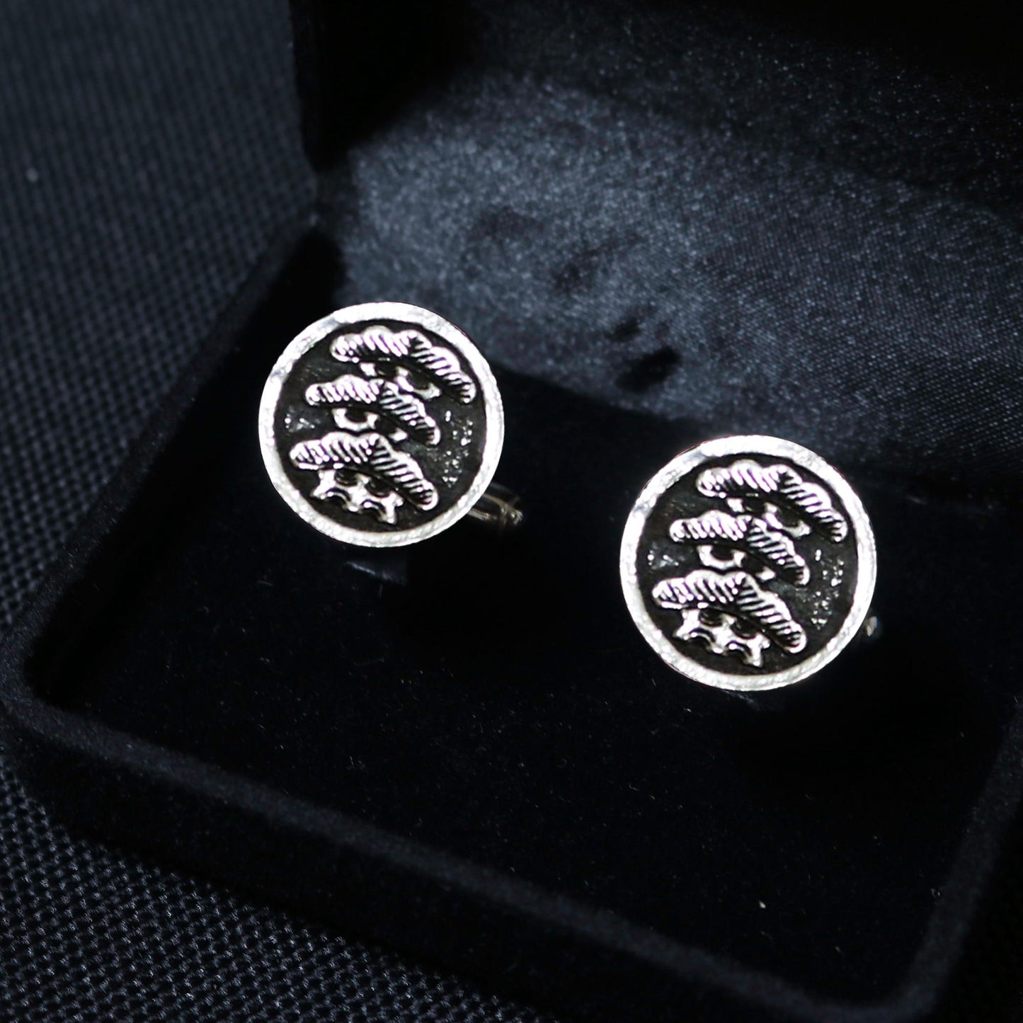 Three-story Pine Tree Tilting to Left in a circle - Japanese Clan Crest - Kamon silver cufflinks