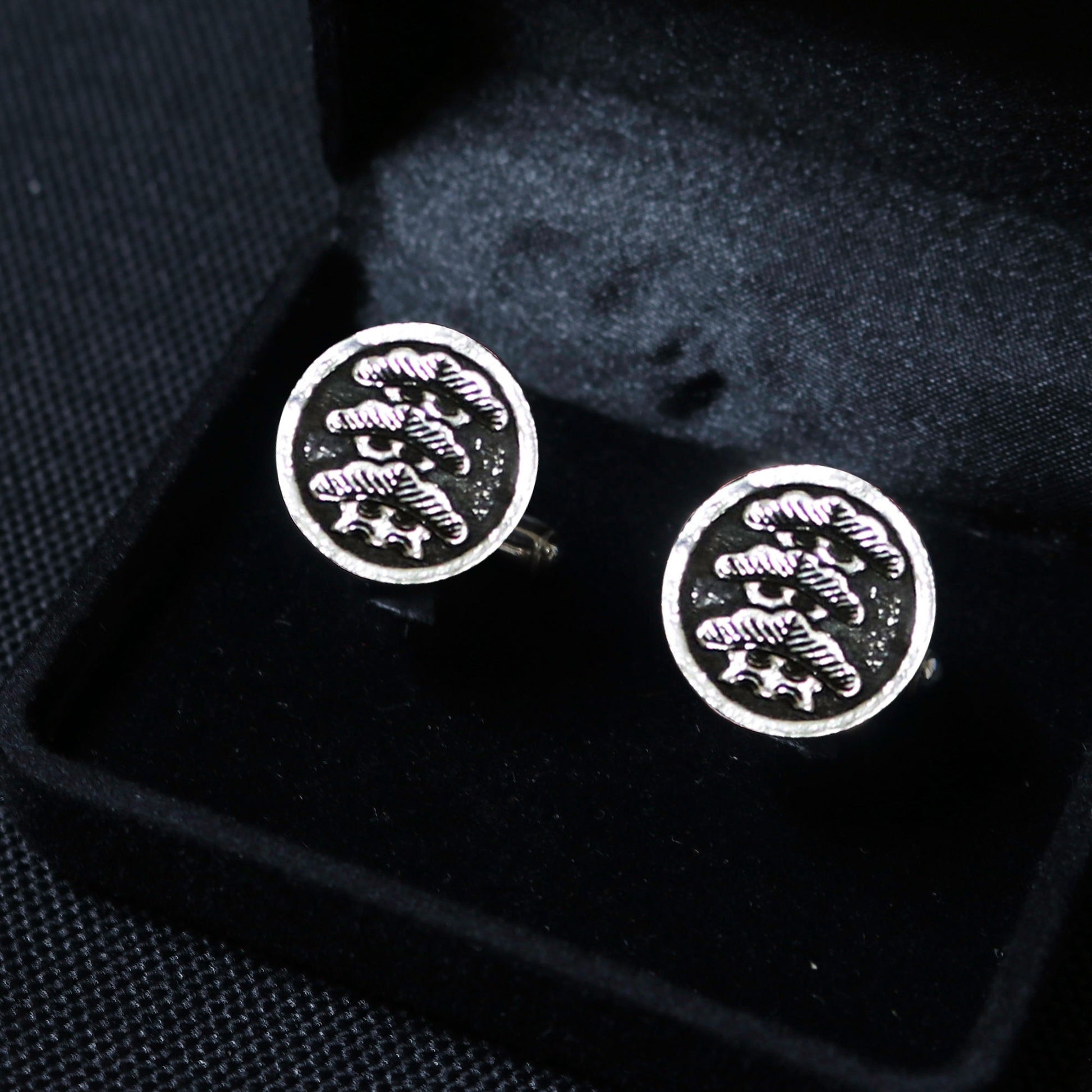 Three-story Pine Tree Tilting to Left in a circle - Japanese Clan Crest - Kamon silver cufflinks