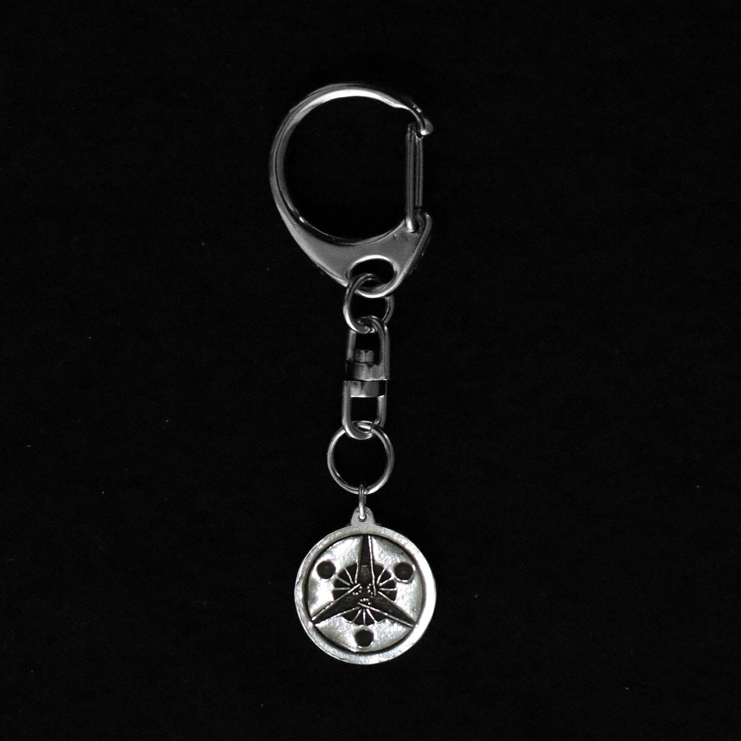 Three fans having suns in a circle - Japanese Clan Crest - Kamon - Key holder