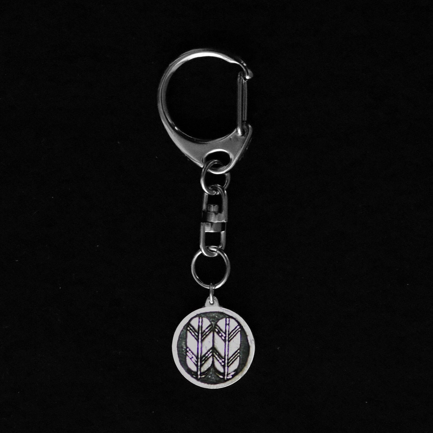 Hawk Feathers in a circle - Japanese Kamon Keyholder - Japanese family crest