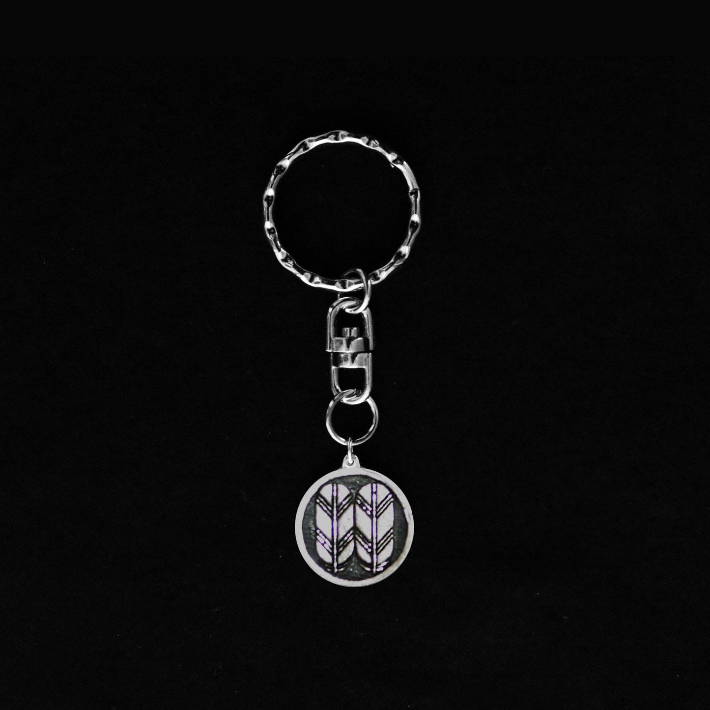 Hawk Feathers in a circle - Japanese Kamon Keyholder - Japanese family crest