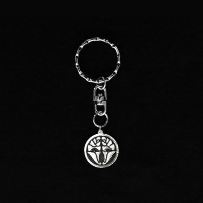 Cuddling Flower Gyoyou in a circle - Japanese Clan Crest - Key holder