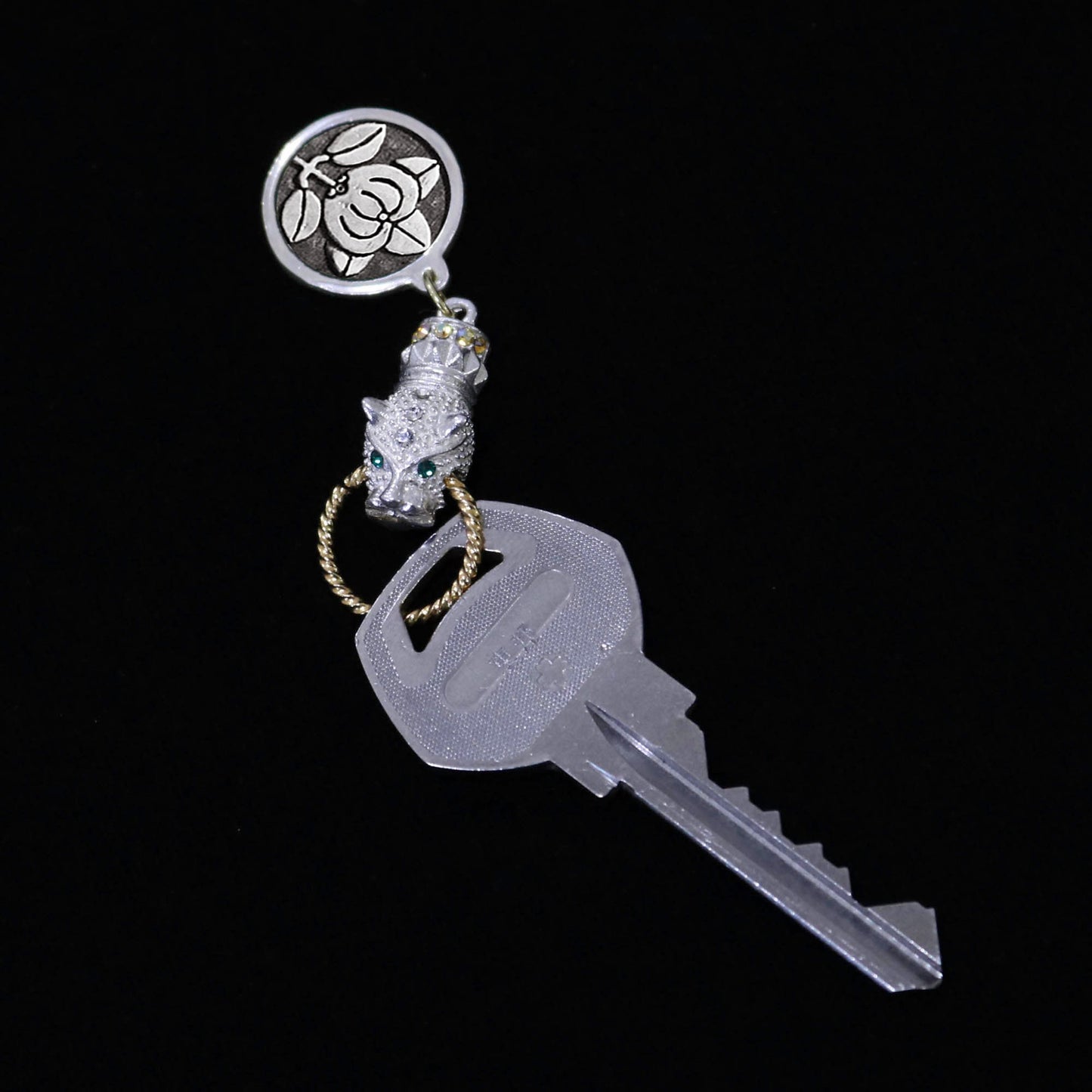Kamon Jaguar Key accessory - Hikone Tachibana in a circle
