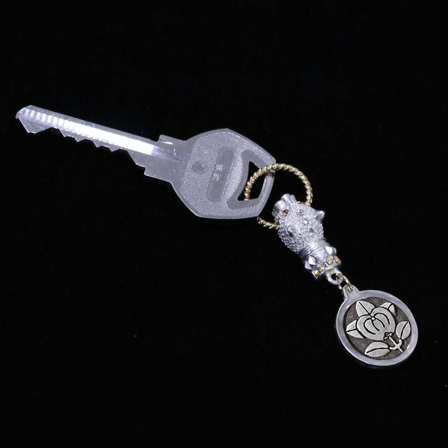 Kamon Jaguar Key accessory - Hikone Tachibana in a circle