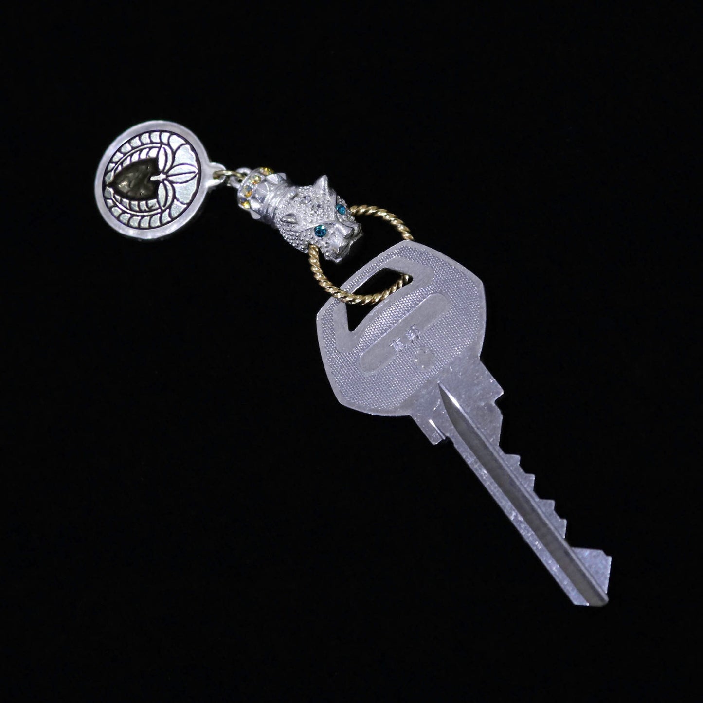 Kamon Jaguar Key accessory - Weeping Wisteria in a circle