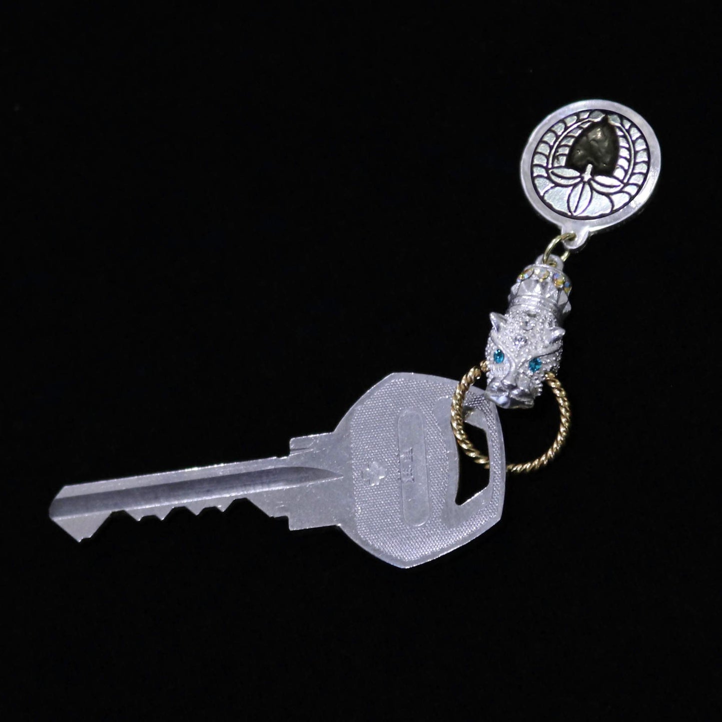 Kamon Jaguar Key accessory - Weeping Wisteria in a circle