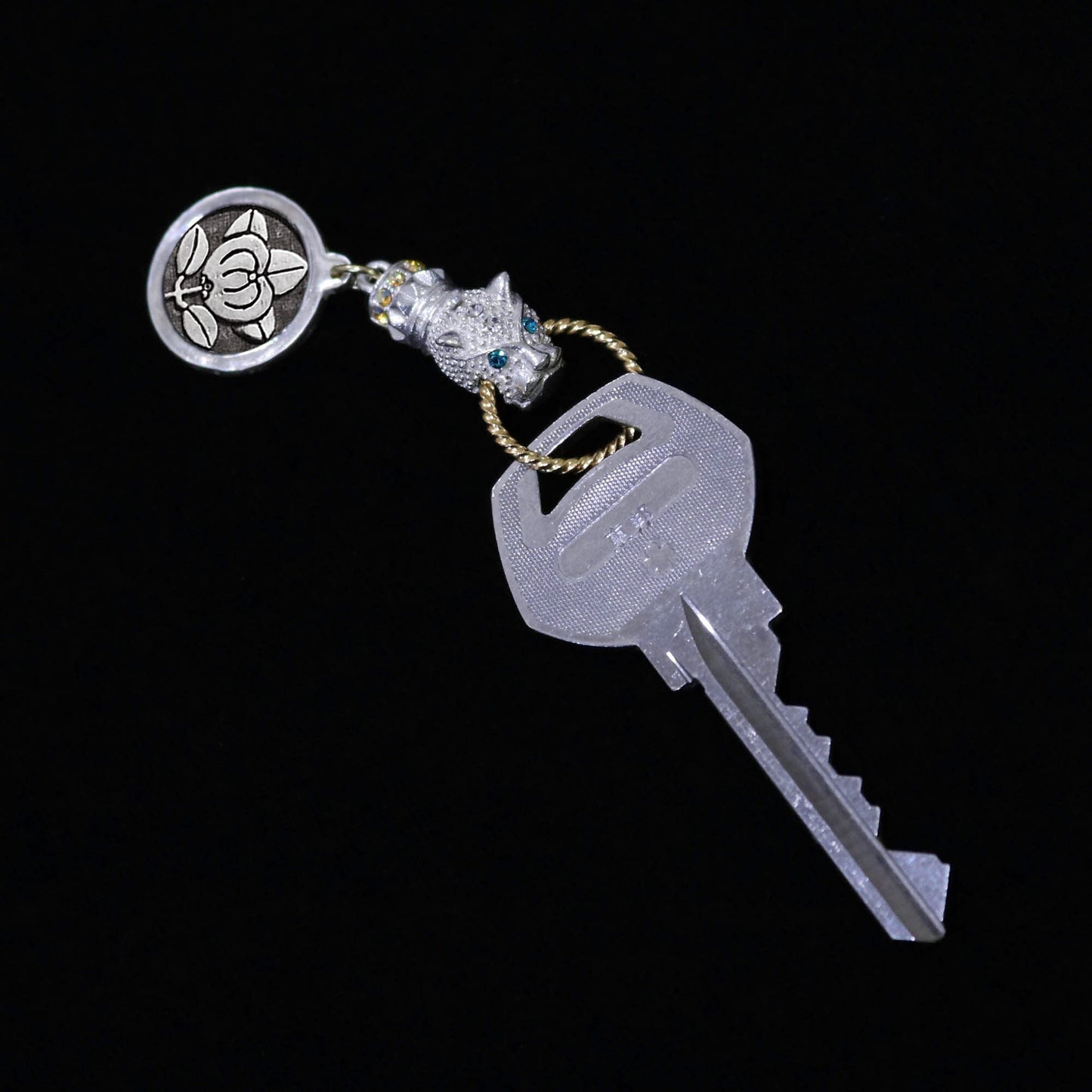 Kamon Jaguar Key accessory - Hikone Tachibana in a circle