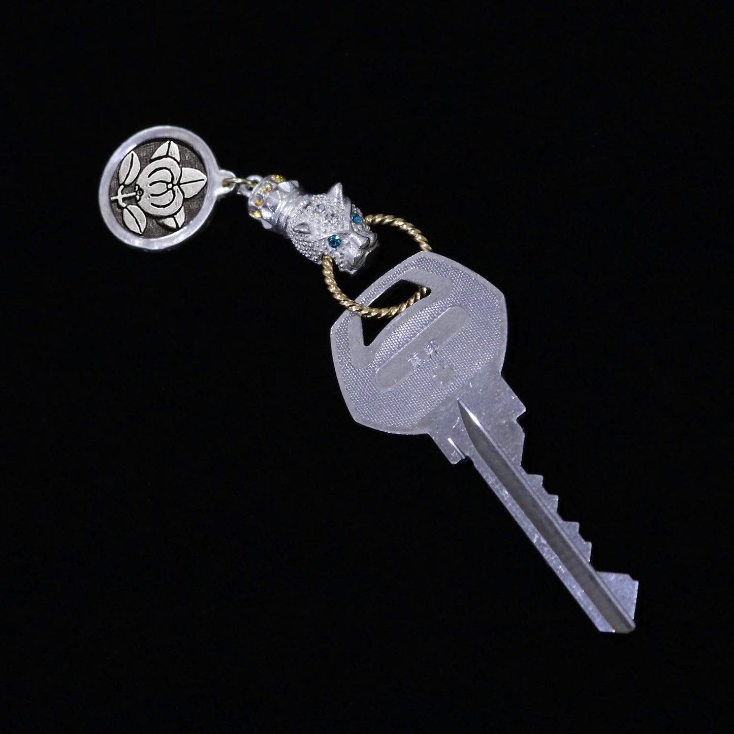 Kamon Jaguar Key accessory - Hikone Tachibana in a circle