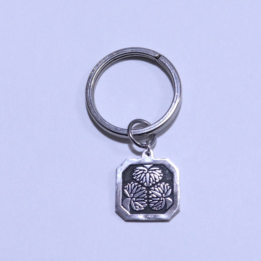 Key chain - Three mallows in a square trimmed corners - 隅切りミツ葵