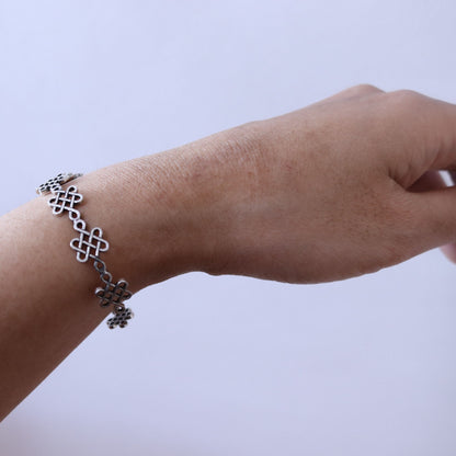 Bangle / Five Three Paulownia in a circle / Sterling Silver