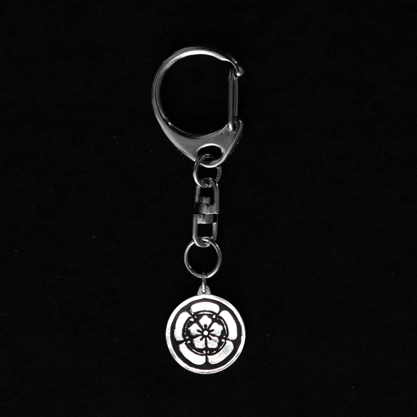 Silver Keyholder - Japanese Kamon - Clan Crest - Kara-hana in Goka in a circle