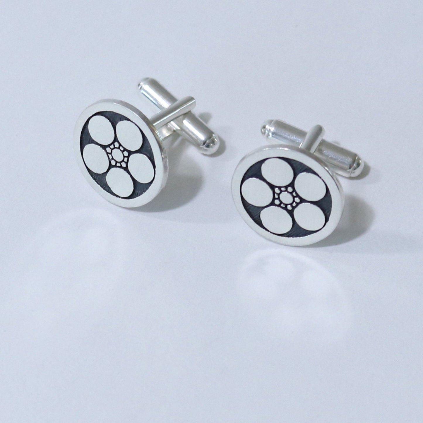 Tie tack - Plum - 梅鉢