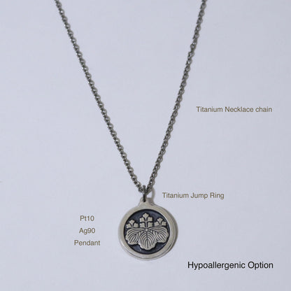 Pendant - Five Three Paulownia in a circle - Maruni Gosan Kiri