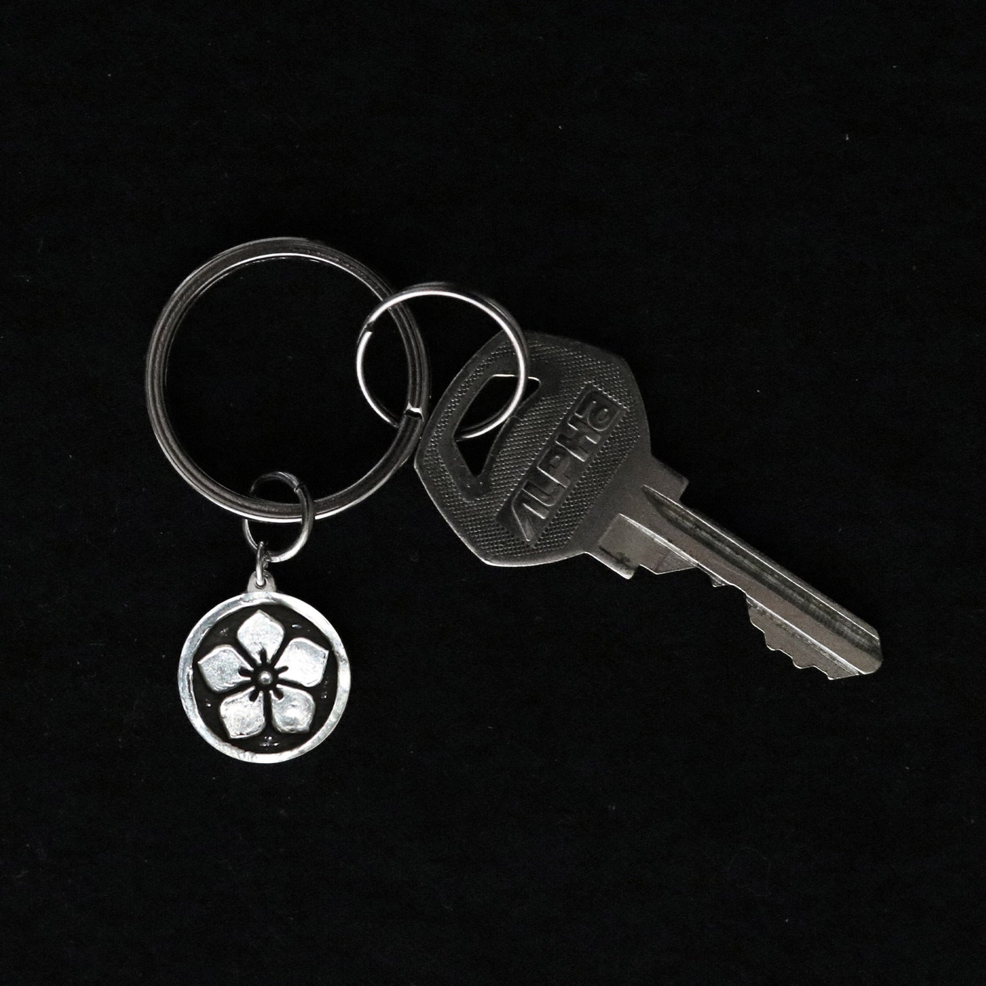 Chinese Bellflower in a circle - Maruni Kikyo - Key chain - Kamon - Japanese Family Crest