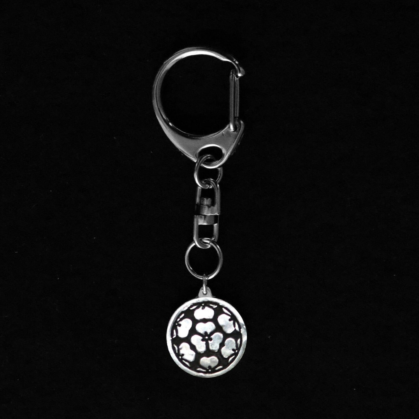 Key chain - Seven wood sorrels - Nanatsu Katabami - ７つ割り片喰