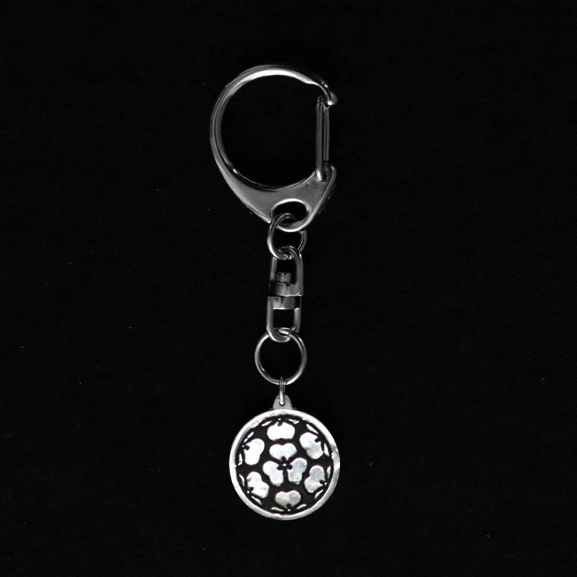 Seven wood sorrels - Nanatsu Katabami- Key chain - Kamon - Japanese Family Crest