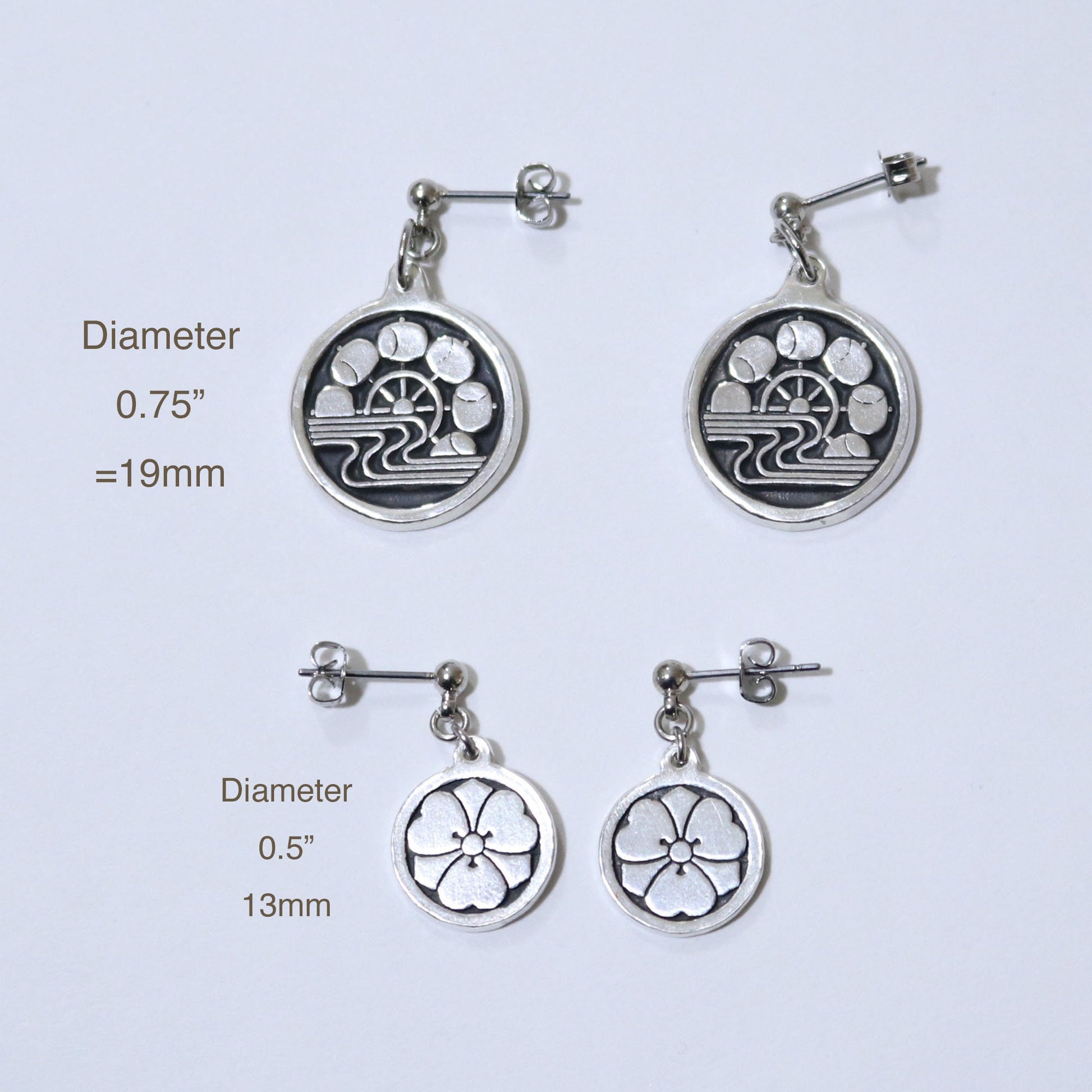 Crane in a circle - Tsuru Maru - Kamon Earrings - Silver Crest