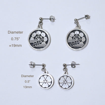 Crane in a circle - Tsuru Maru - Kamon Earrings - Silver Crest