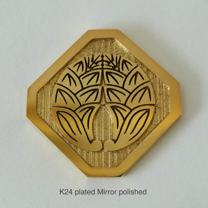 Medal - Dakimyuga - Cuddling Japanese Gingers in a square trimmed corners