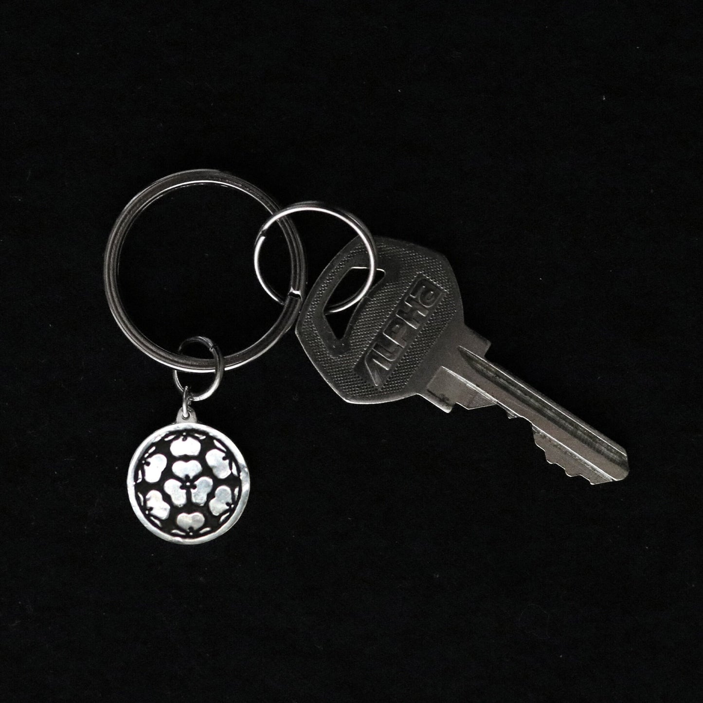 Key chain - Seven wood sorrels - Nanatsu Katabami - ７つ割り片喰